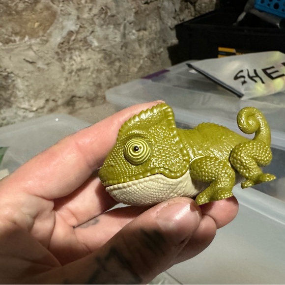 Reptile Figurine Set - Green, Yellow, Brown - Picture 9 of 11